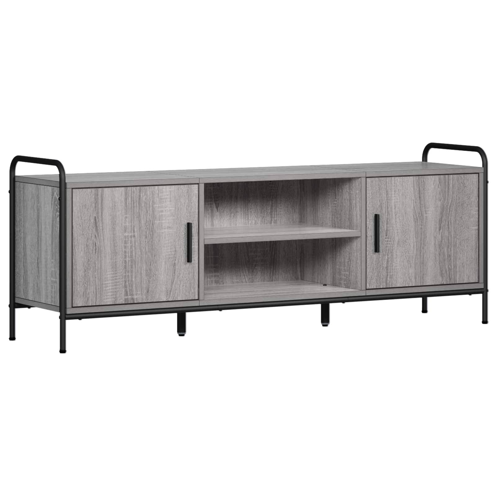 Grauer Sideboard-Schrank mit Holzoptik und schwarzem Metallrahmen, zwei geschlossene Türen und offene Mittelregale auf weißem Hintergrund.
