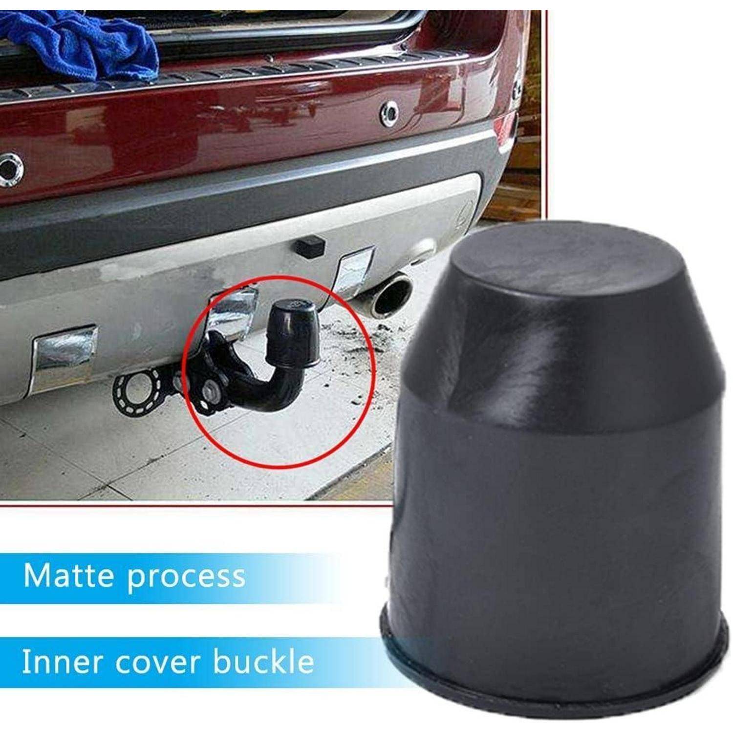 Heckstossfänger eines Autos mit einer Anhängerkupplung, die durch eine schwarze Schutzkappe abgedeckt ist; vergrößerte Ausschnitt zeigt die Kappe und kennzeichnet „Matte-Verfahren
