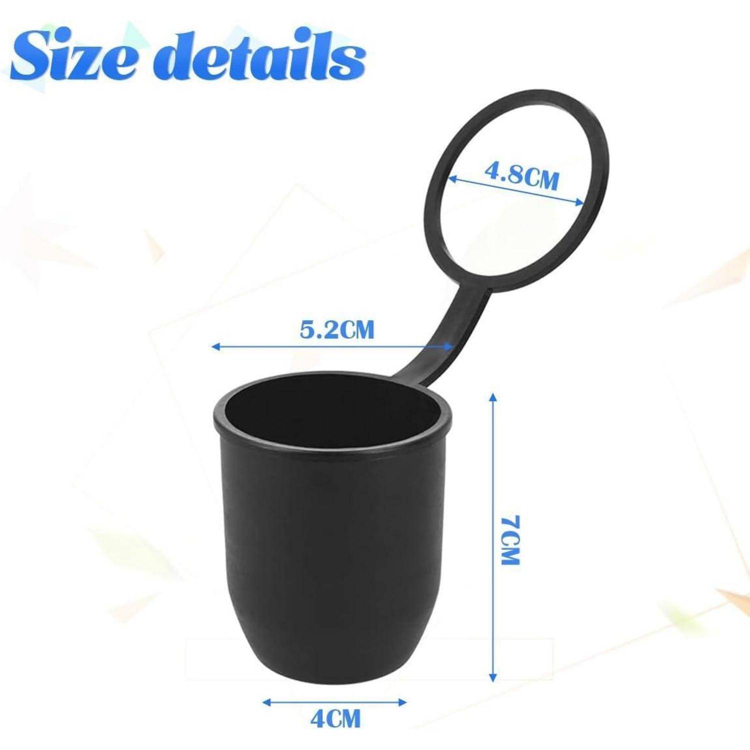Größendetails-Diagramm eines schwarzen tassenförmigen Behälters mit Ringgriff, mit Abmessungen: 5,2 cm breit, 7 cm hoch, 4 cm Basis, 4,8 cm Ring.