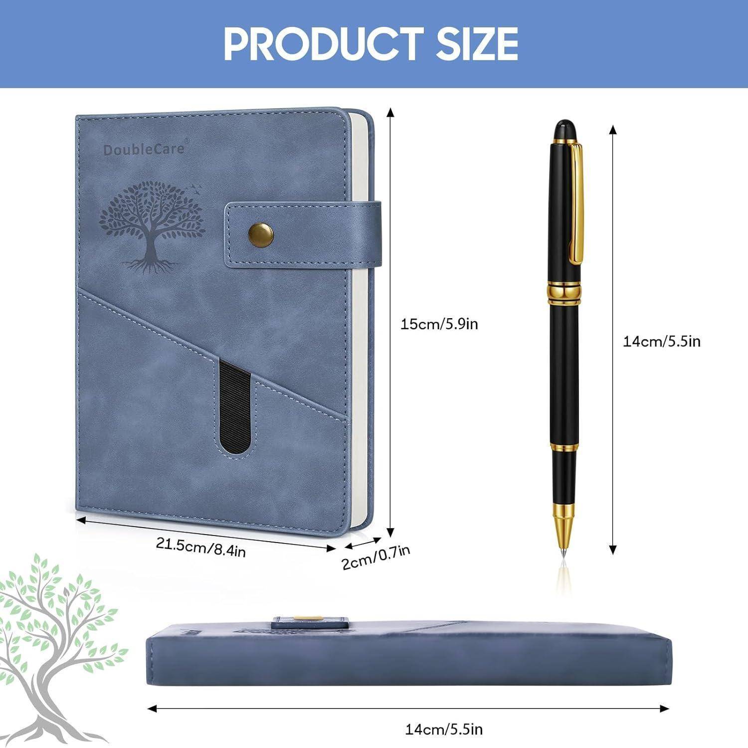 Größentabelle für Produkte mit einem blauen Notizbucheinband und einem schwarzen Stift mit Goldelementen. Das Notizbuch misst 21,5 x 15 x 2 cm; der Stift misst 14 cm.