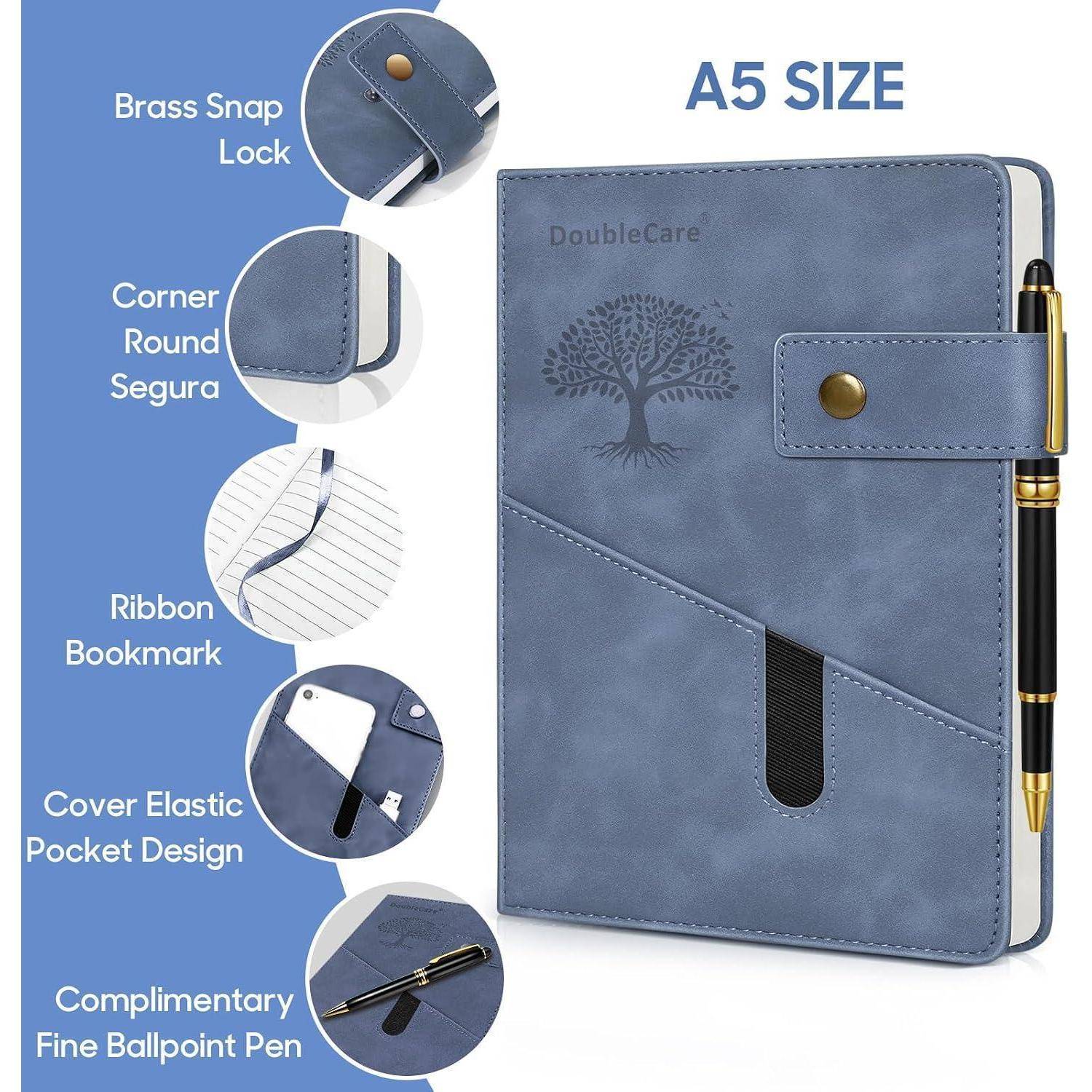 A5-Tagebuch im Leder-Design in Blau mit Messingdruckknopf-Verschluss, abgerundeten Ecken, Lesebändchen, elastischer Tasche und beigefügtem feinem Kugelschreiber.