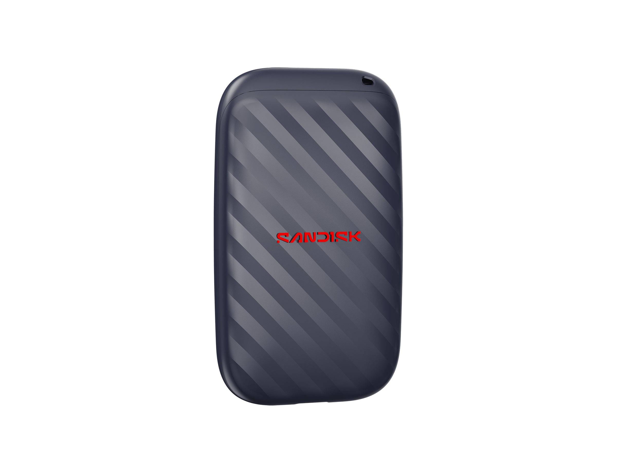 Eine tragbare externe Festplatte von SanDisk mit einem dunkelgrauem gestreiftem Gehäuse und rotem Logo auf weißem Hintergrund.