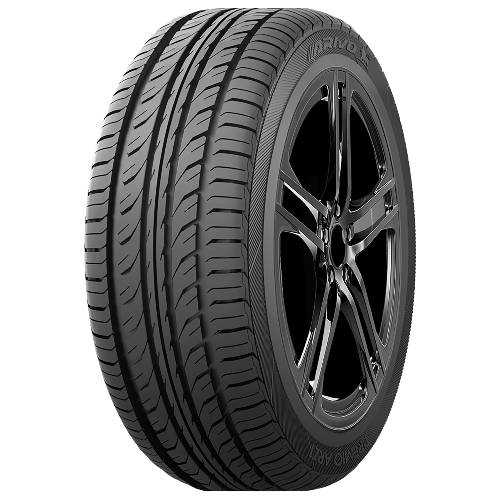 Schwarzer Autoreifens mit Leichtmetallrad, auf einfachem dunklem Hintergrund als Produktbild dargestellt.