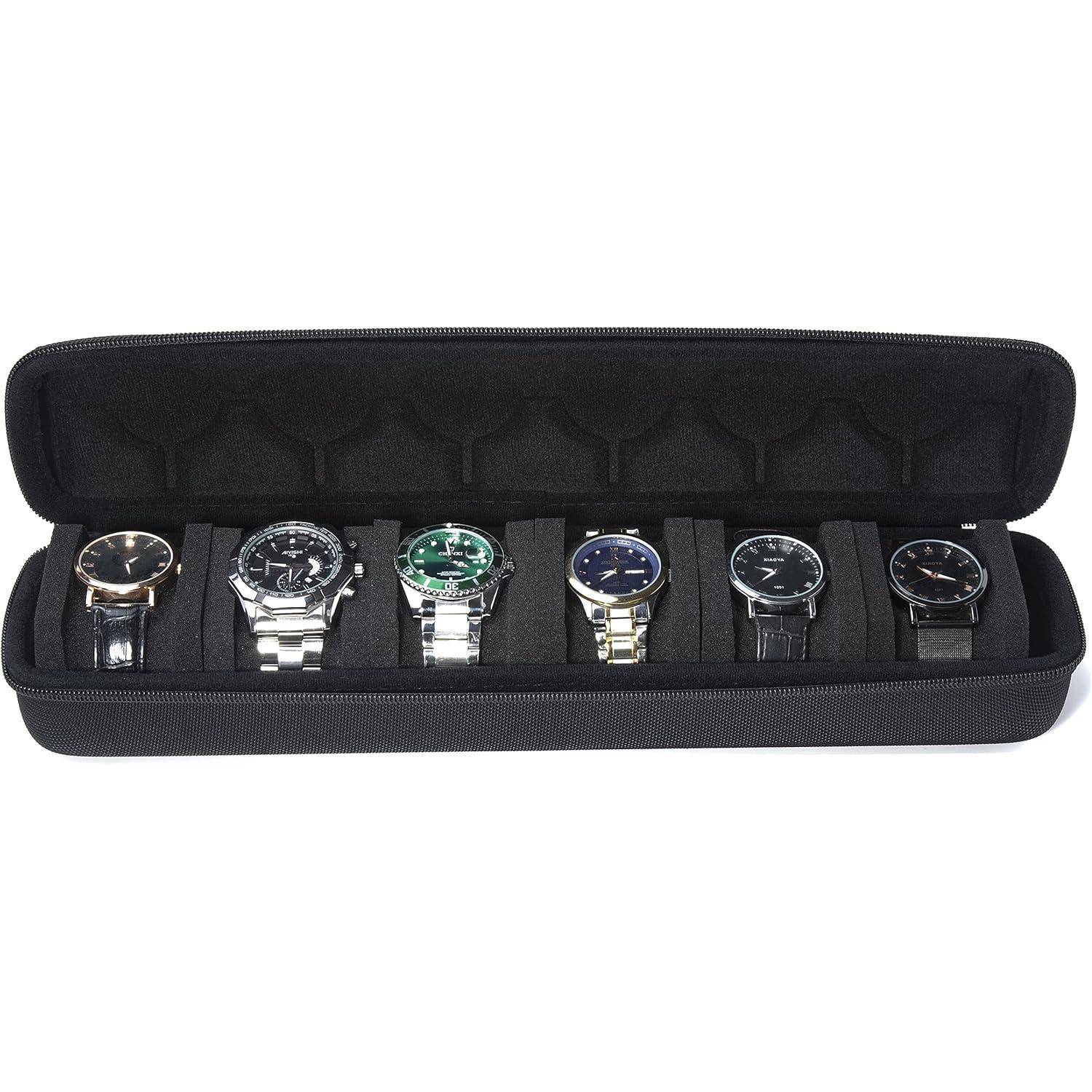 Offenes schwarzes Uhrengehäuse mit sechs Armbanduhren in einzelnen Fächern auf weißem Hintergrund.