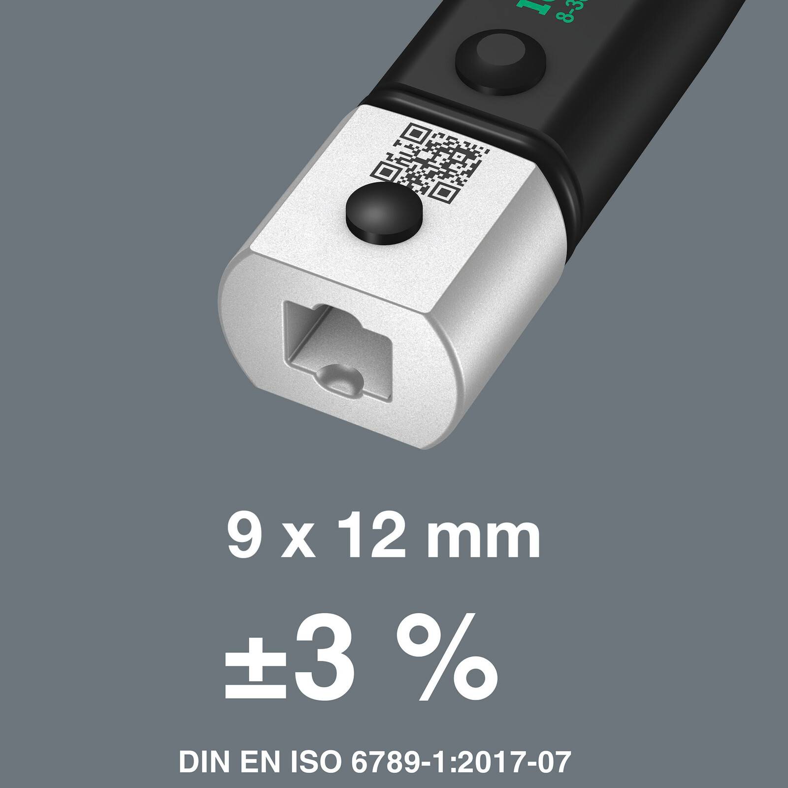 Nahaufnahme eines schwarzen und silbernen rechteckigen Sensors oder Anschlusssteckers mit der Beschriftung „9 x 12 mm