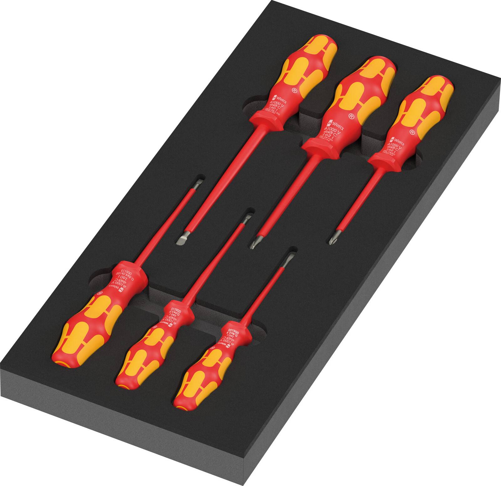 Schaumstoffablage mit sechs rot-gelben isolierten Schraubendrehern und einem kleinen Bithalter, angeordnet in einem Werkzeugorganizer-Set.