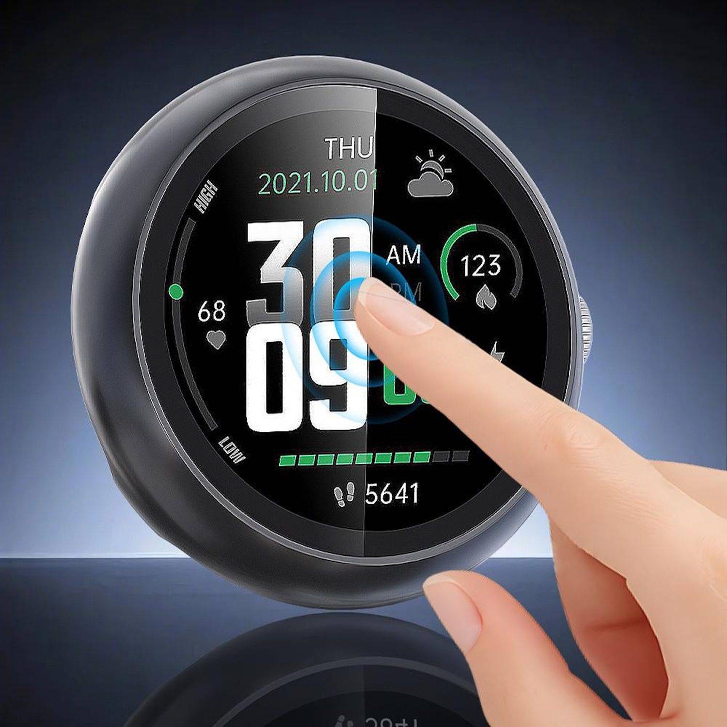 Runde Smartwatch wird angetippt, um eine digitale Anzeige zu steuern, die Uhrzeit, Datum, Schritte, Herzfrequenz, Wetter und andere Fitness-Metriken anzeigt.