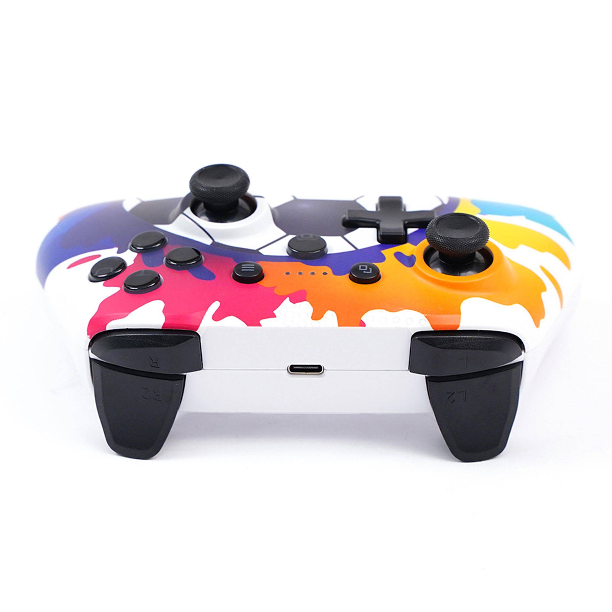 Farbenfroher Gamecontroller mit zwei Analogsticks und Tasten, Vorderansicht auf weißem Hintergrund.