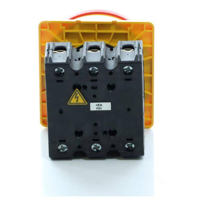 Schwarzer elektrischer Schalter/Trennschalter mit gelb-oranger Basis und Warnsymbol, Vorderansicht auf weißem Hintergrund dargestellt.