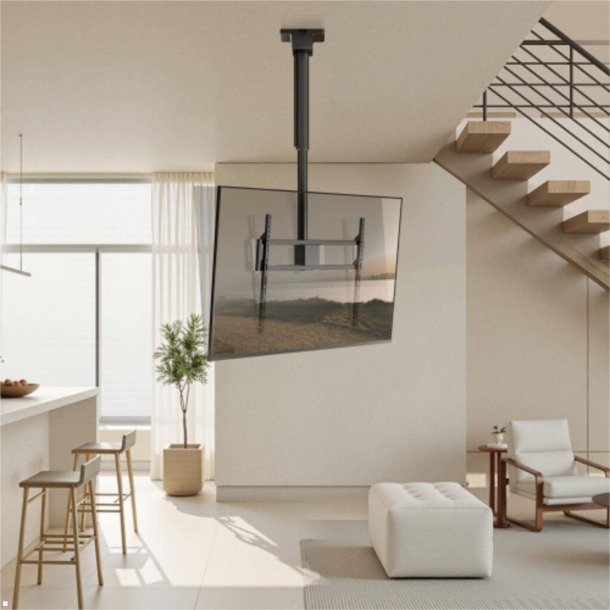 Modernes minimalistisches Wohnzimmer mit hängendem Fernseher, schwebendes Treppenhaus, Barhocker, Loungesessel und großes Fenster mit Lichteinfall.