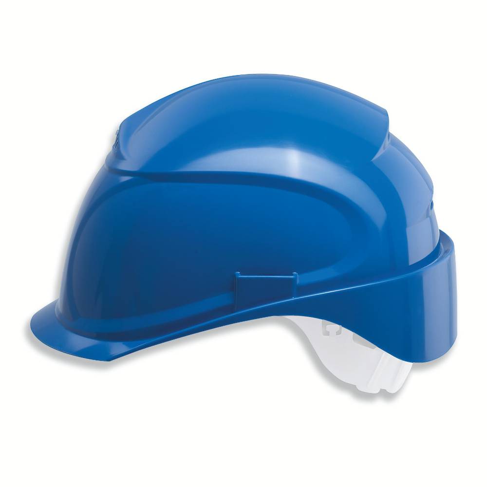 Blauer Schutzhelm auf weißem Hintergrund, seitliche Ansicht gezeigt.