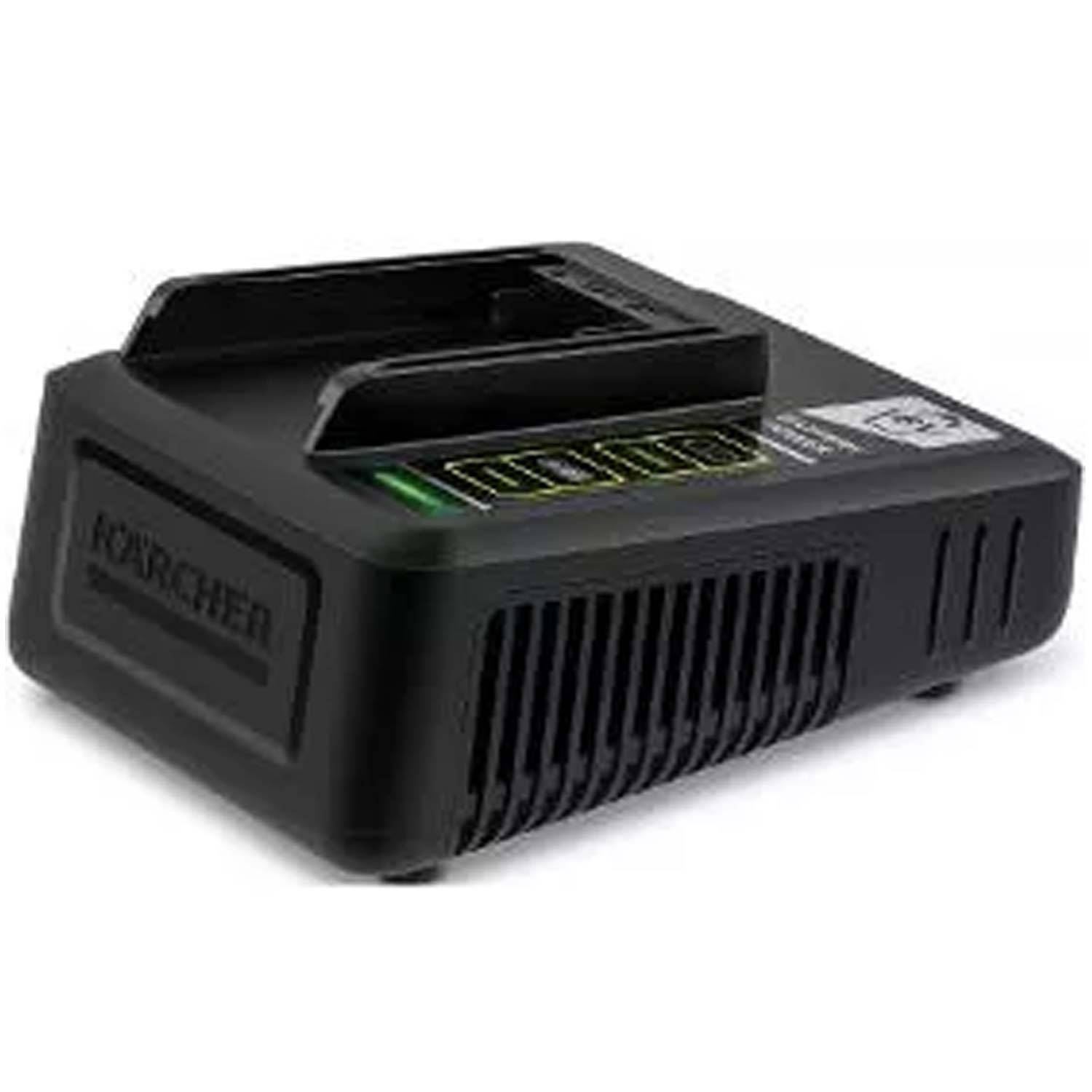 Schwarze Kärcher-Batterie-Ladestatiön mit Anzeigelichtern und belüfteten Seitenpaneelen, abgebildet auf weißem Hintergrund.