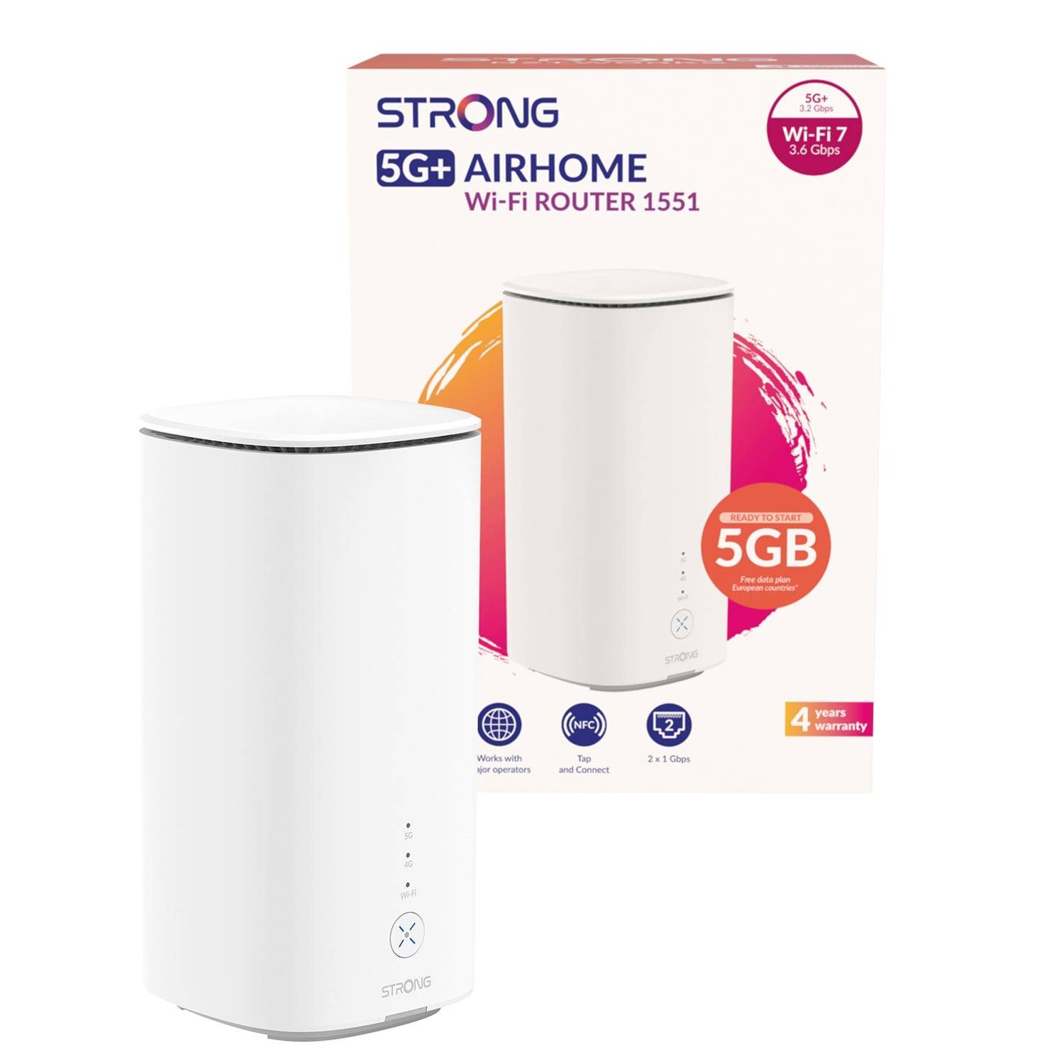Produktbild eines STRONG 5G+ AIRHOME Wi-Fi Routers 1551, das den weißen Router und seine Verpackung mit Beschriftungen für Wi-Fi 7, 5GB und 4-Jahres-Garantie zeigt.