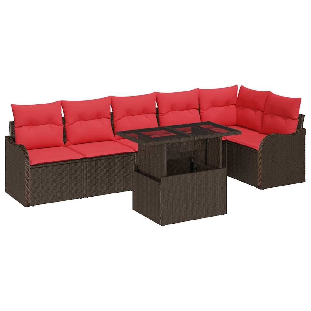 Braunes Rattan-Außenecksofa mit roten Kissen und passendem quadratischem Couchtisch auf weißem Hintergrund.