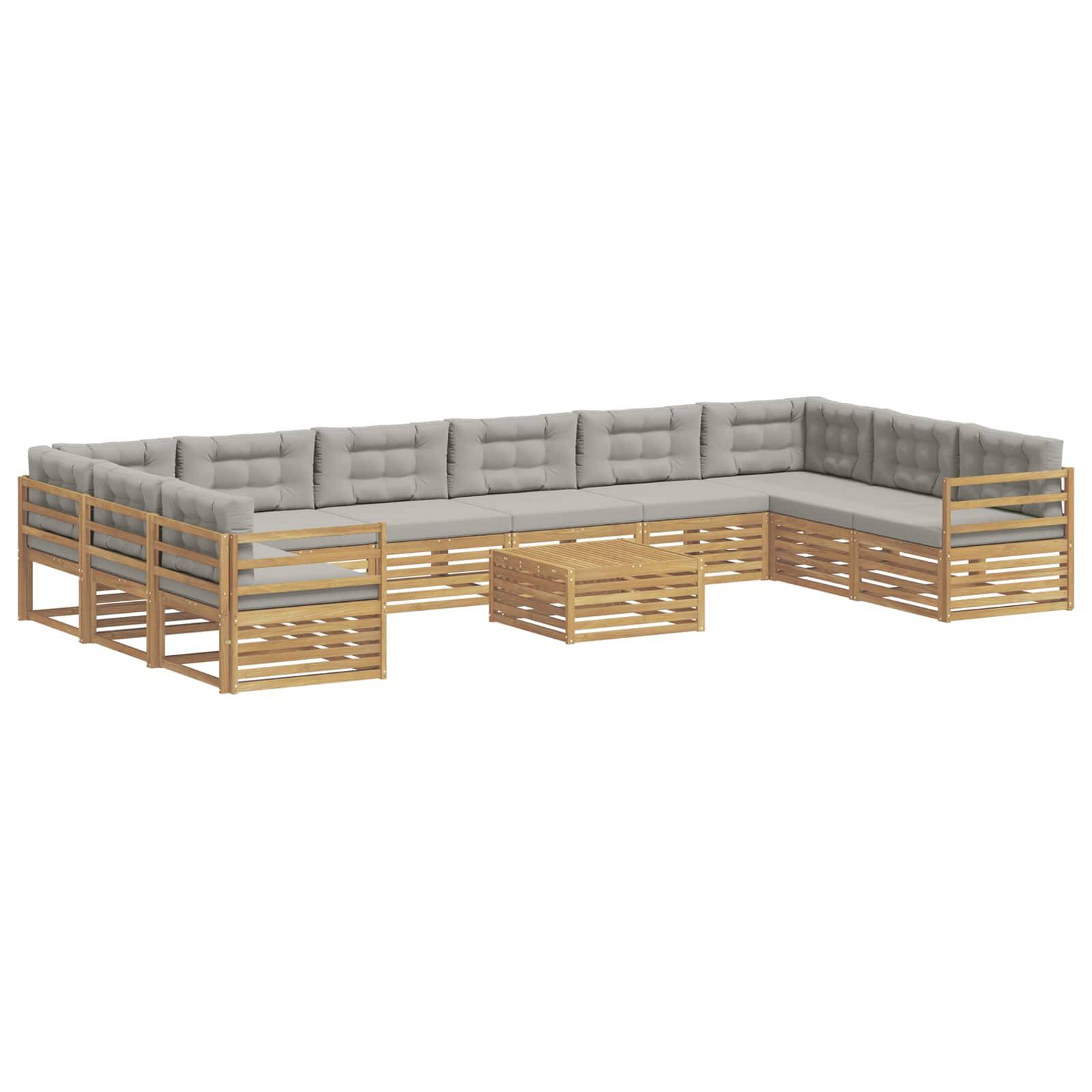 L-förmiges Außen-Ecksofa mit grauen Polstern und Holzlattengestell, dargestellt mit passendem niedrigem quadratischem Couchtisch.