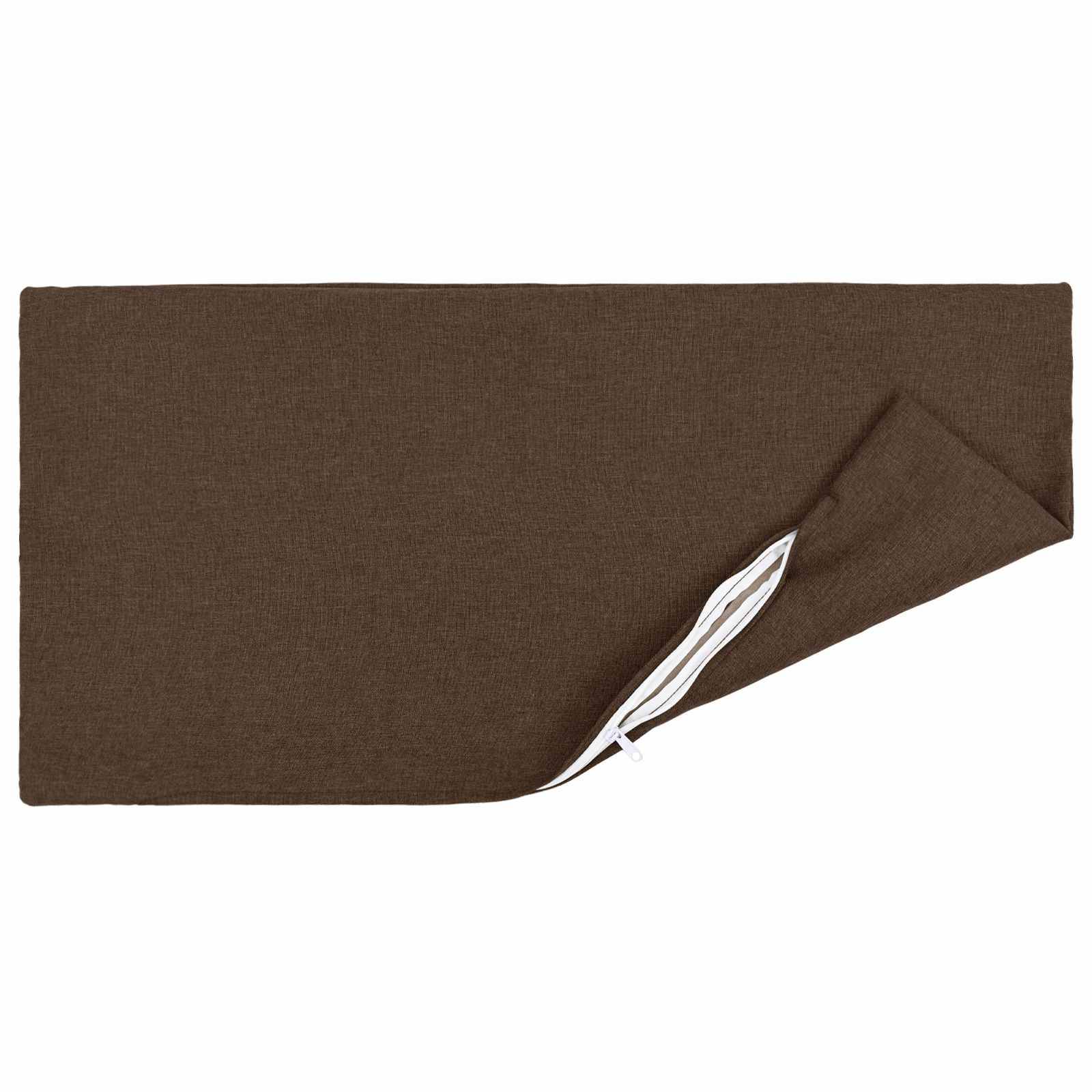Braunes gefaltetes Stoff-Matte mit einer angehobenen Ecke, die einen weißen elastischen Riemen darunter enthüllt.