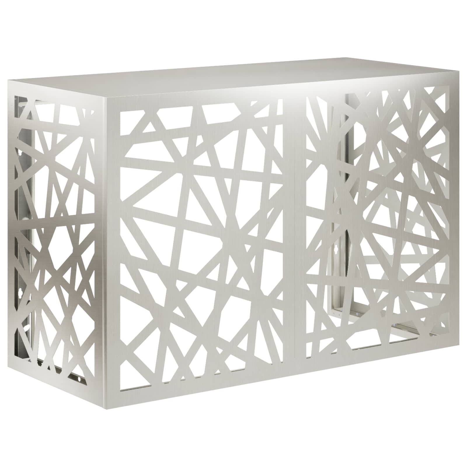 Weißer rechteckiger Schrank oder Konsole mit lasergeschnittenen geometrischen Gitterseiten auf weißem Hintergrund.