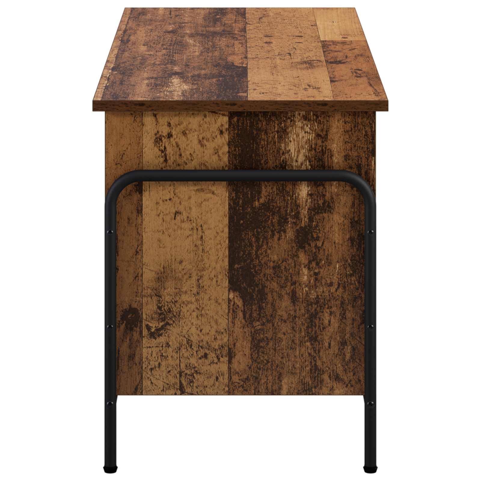 Holztische mit rustikaler braun Holzplanken-Oberflache und schwarzen Metallbeinen auf weißem Hintergrund.