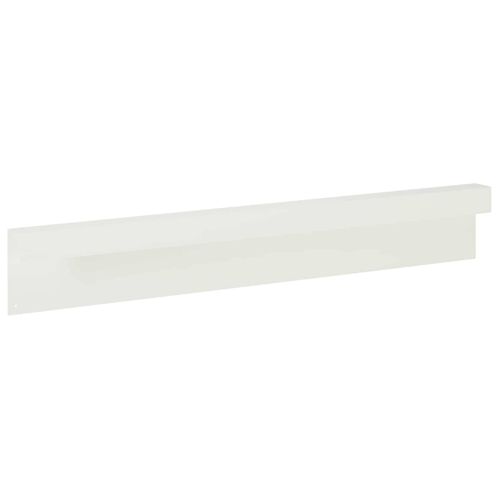 Ein langes, schmales, elfenbeinfarbenes rechteckiges Panel oder Streifen, das diagonal auf einem einfachen weißen Hintergrund angezeigt wird.