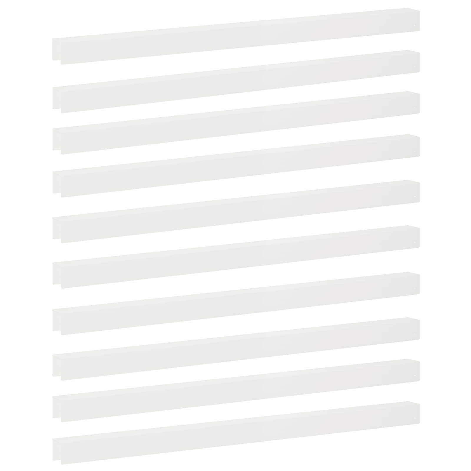 Abstrakte Grafik mit mehreren blassgrauen, diagonal angeordneten horizontalen Balken, die in einem Muster übereinander gestapelt sind, auf weißem Hintergrund.