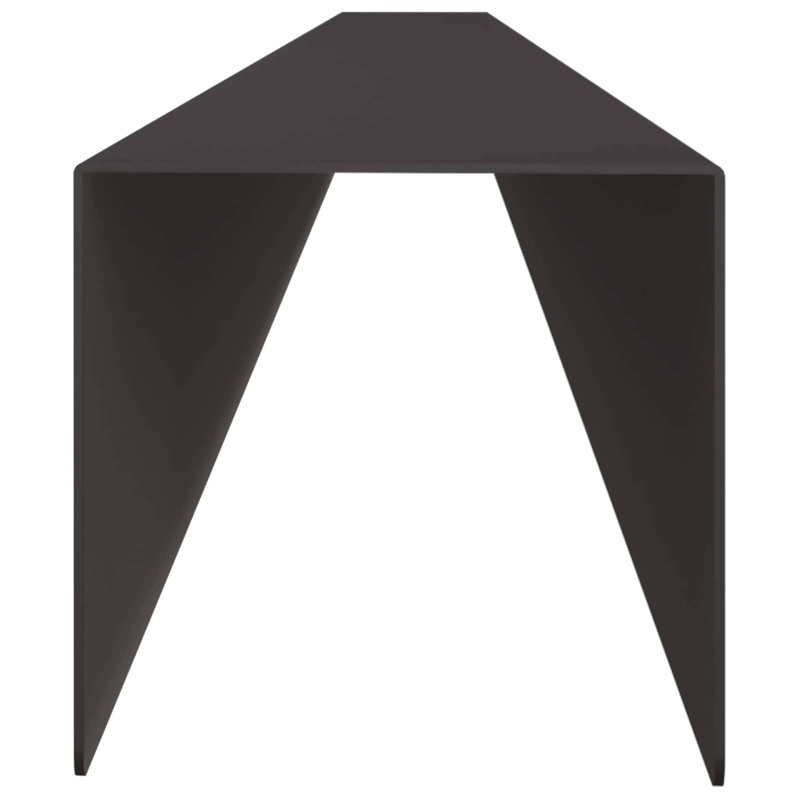 Schwarze geometrische gefaltete Papierlaterne oder Lampenschirm mit offener Mitte auf weißem Hintergrund.