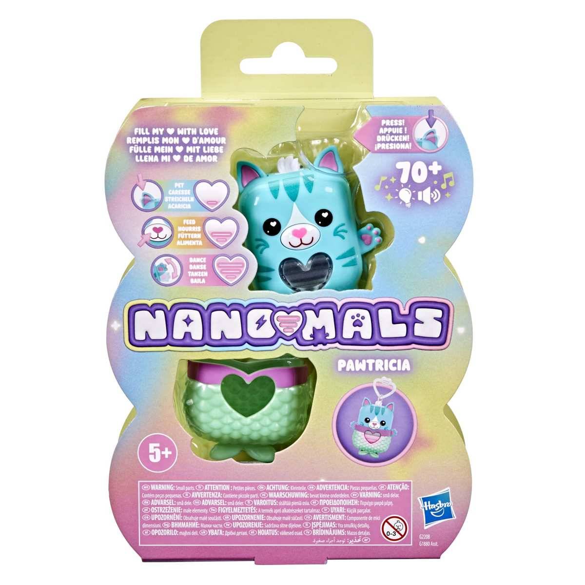 Verpackung für eine 'NANOMALS' Spielzeugkatze namens 'Pawtricia', mit '70+' Geräuschen, einem herzförmigen Zubehör und einer Altersangabe ab 5 Jahren.