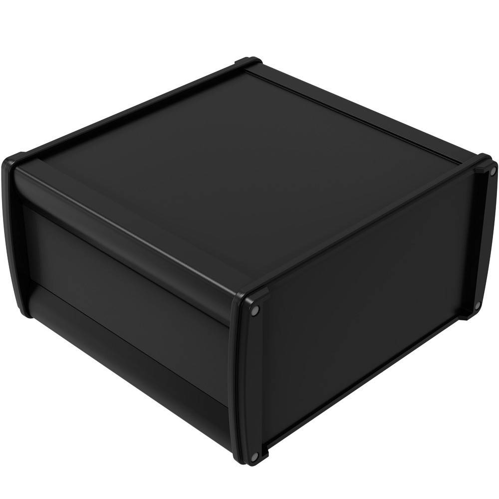 Schwarze rechteckige Metallschutzbox mit glatter Deckelplatte und abgerundeten Eckhalterungen, isoliert auf weißem Hintergrund dargestellt.