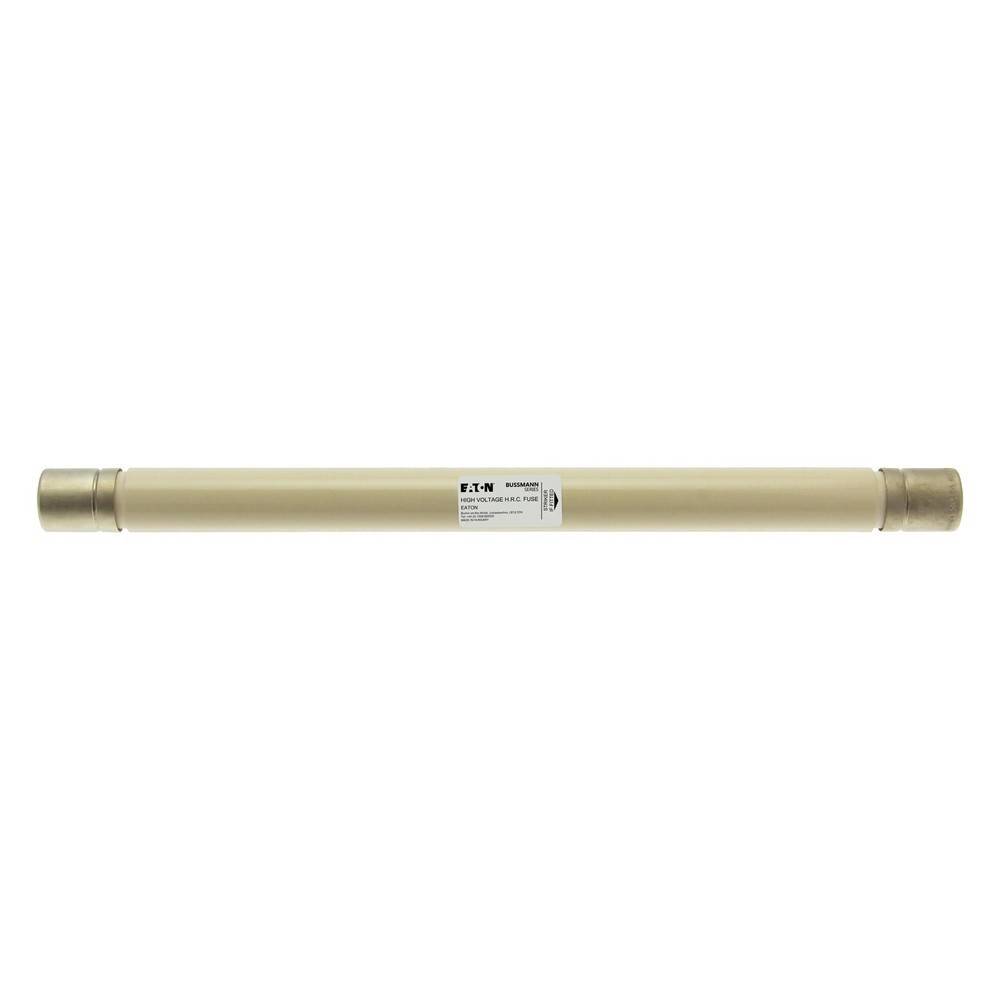 Ein langer beige zylindrischer elektrischer Sicherung mit Metallendkappen und einer kleinen Mitteletikette auf weißem Hintergrund.