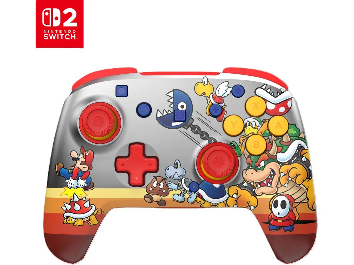 Nintendo Switch Logo über einem benutzerdefinierten Gamecontroller, der mit Super Mario-Charakteren und Symbolen auf weißem Hintergrund verziert ist.