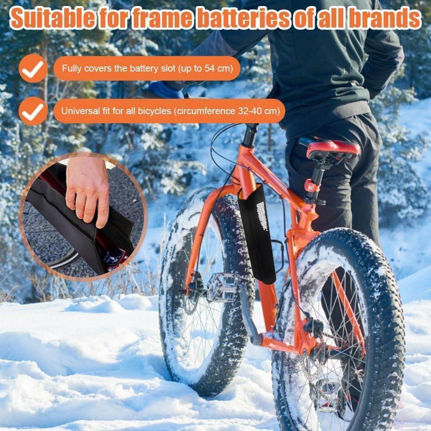 Schneefahrrad-Bild mit Werbung für eine Rahmenakkuschutzabdeckung für alle Marken, das ein oranges Fahrrad mit installierter Abdeckung zeigt und Text mit der Aufschrift „Deckt den Akkuschacht vollständig ab" und „Universelle Passform für alle Fahrräder"".