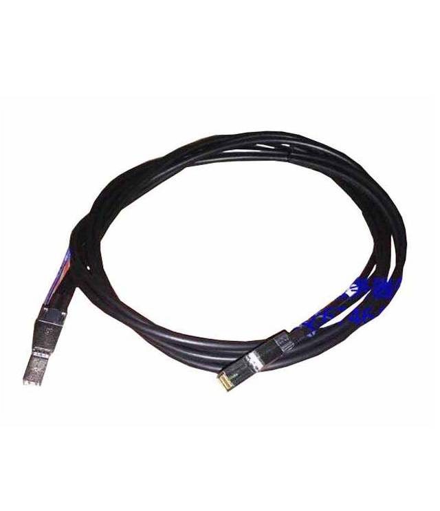 Aufgerolltes schwarzes Kabel mit zwei Metallsteckern, gezeigt auf einem einfachen weißen Hintergrund.