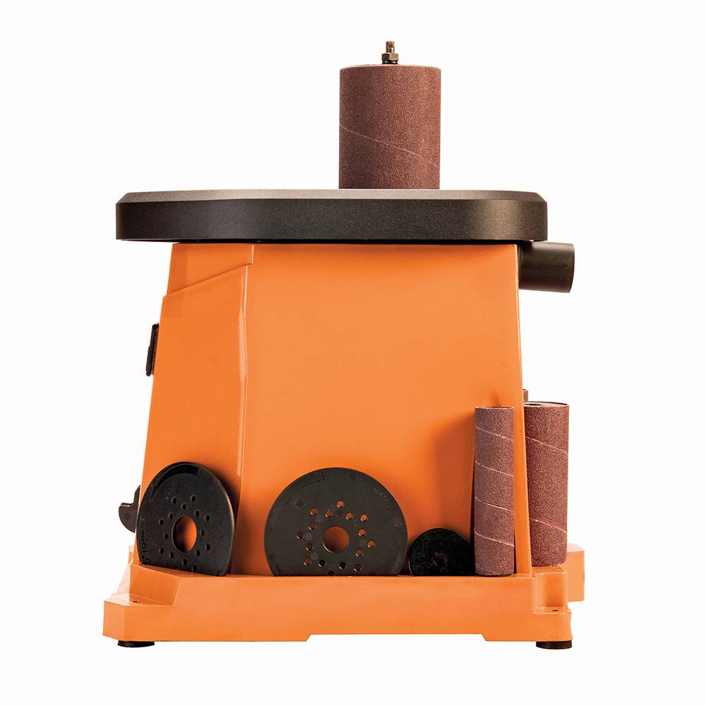 Orange Benchtop-Schleif-/Schleifmaschine mit einer oberen Schleiftrommel und mehreren angebrachten Schleifscheiben auf weißem Hintergrund.