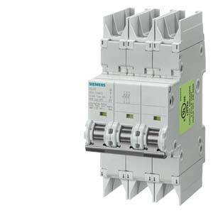 Siemens dreipoliges Leistungsschaltermodul mit drei Kippschaltern, dargestellt auf weißem Hintergrund.