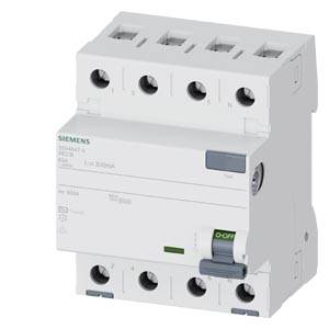 Weißer Siemens-Leistungsschalter mit vier Klemmenöffnungen und einem grauen Kippschalter auf einfachem Hintergrund.
