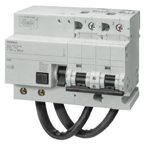 Weißer Siemens-Elektroschutzschalter mit angeschlossenen schwarzen Kabeln, dargestellt in einem produktgestylten Bild.