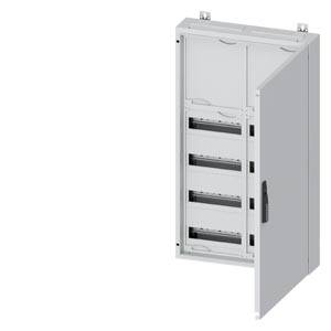 Offenes Elektroverteilerpanel mit vier Reihen von Leistungsschaltern und Schwenktür.