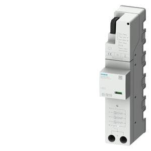 Weißes Siemens-Elektroschalter oder Schaltmodul für Leitungsschutzschalter, vertikal auf einer Schiene montiert, isoliert auf neutralem Hintergrund dargestellt.