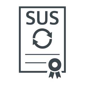 SUS-Zertifikatssymbol mit Recyclingpfeilen und einem Bandsiegel, das nachhaltige oder umweltfreundliche Zertifizierung anzeigt.