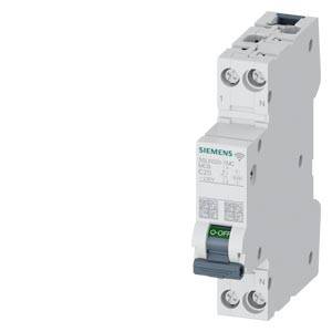 Weißer Siemens-Elektroschutzschalter, gezeigt auf einem Produktfoto, mit einem blauen Ein-/Ausschalter und Klemmschrauben.