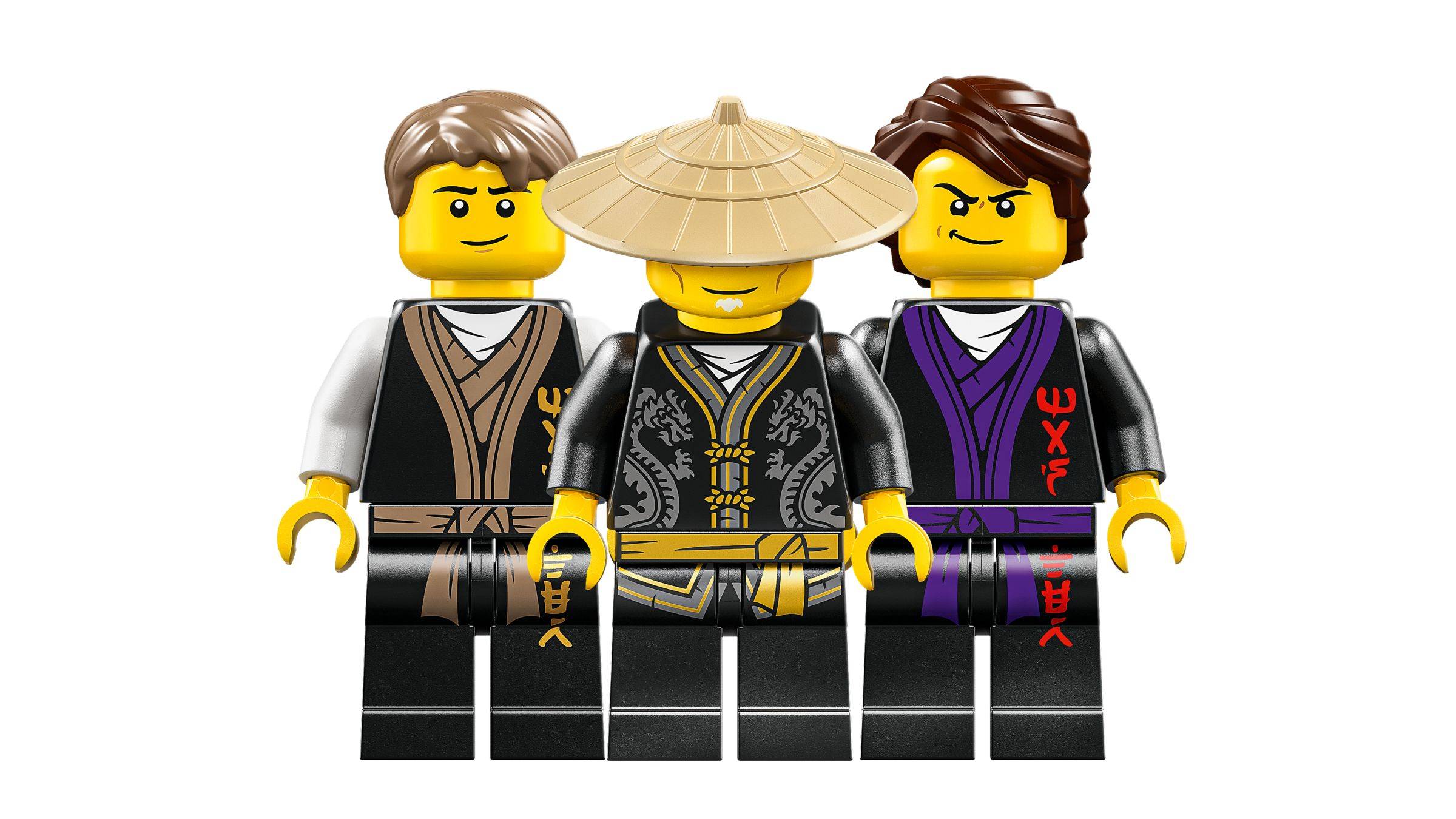 Drei LEGO-Minifiguren nebeneinander: zwei in dunklen Outfits und eine in der Mitte, die einen Strohhut und aufwendige schwarz-goldene Kleidung trägt.