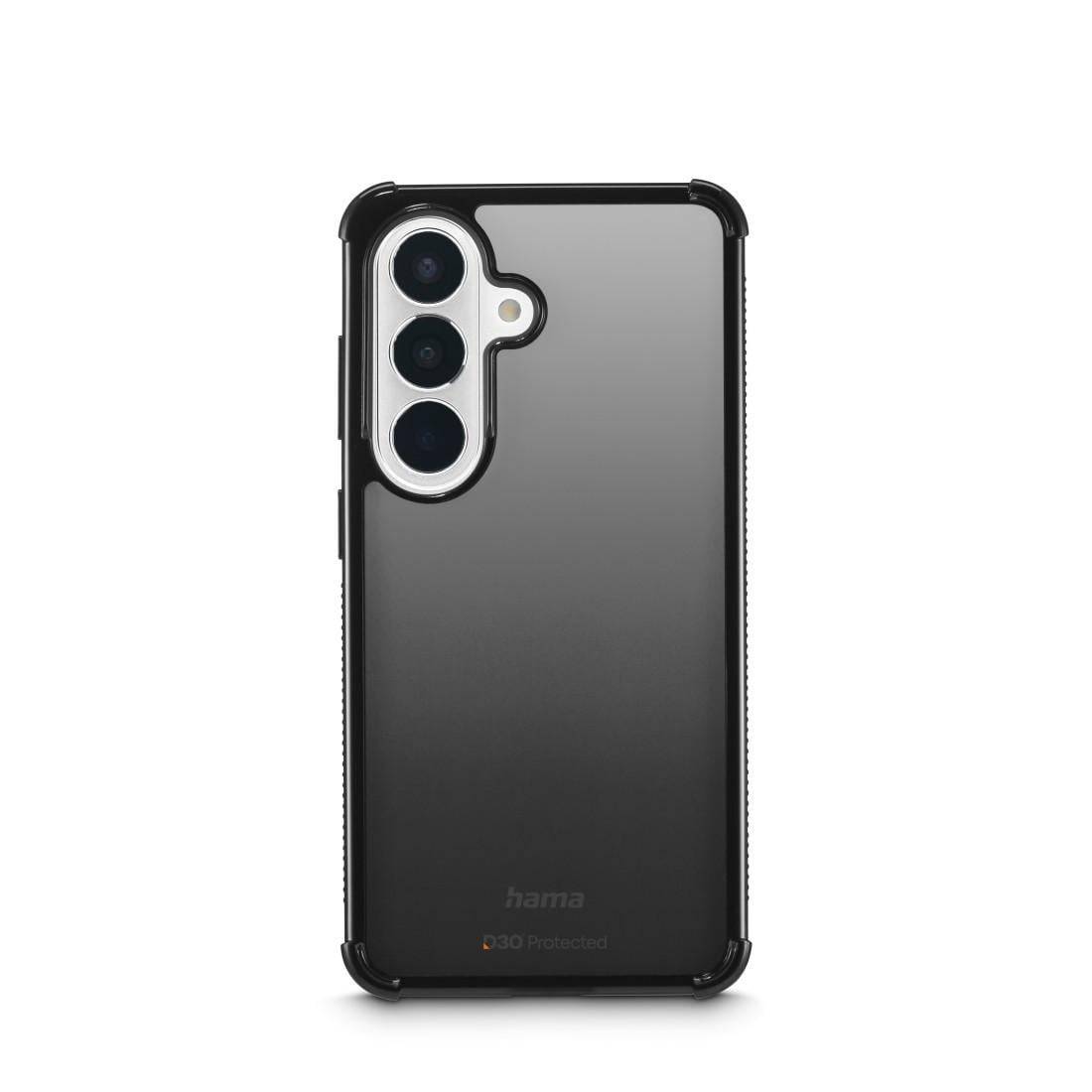 Schwarze Smartphone-Hülle, von hinten gezeigt, mit erhöhten Schutzecken und einem großen Dreifach-Kamera-Ausschnitt für ein iPhone-ähnliches Telefon.