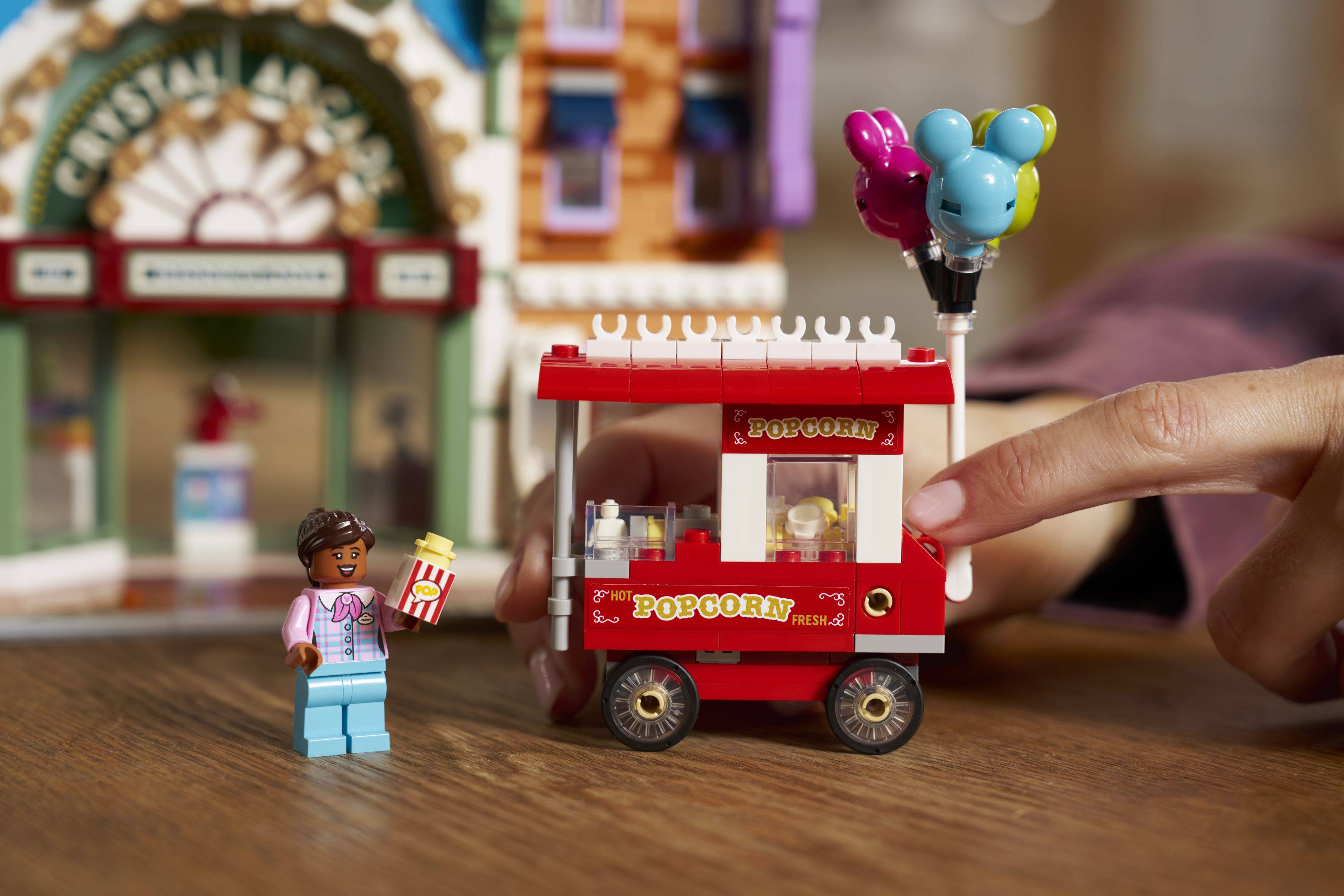 LEGO Disney 43302 Main Street, U.S.A.