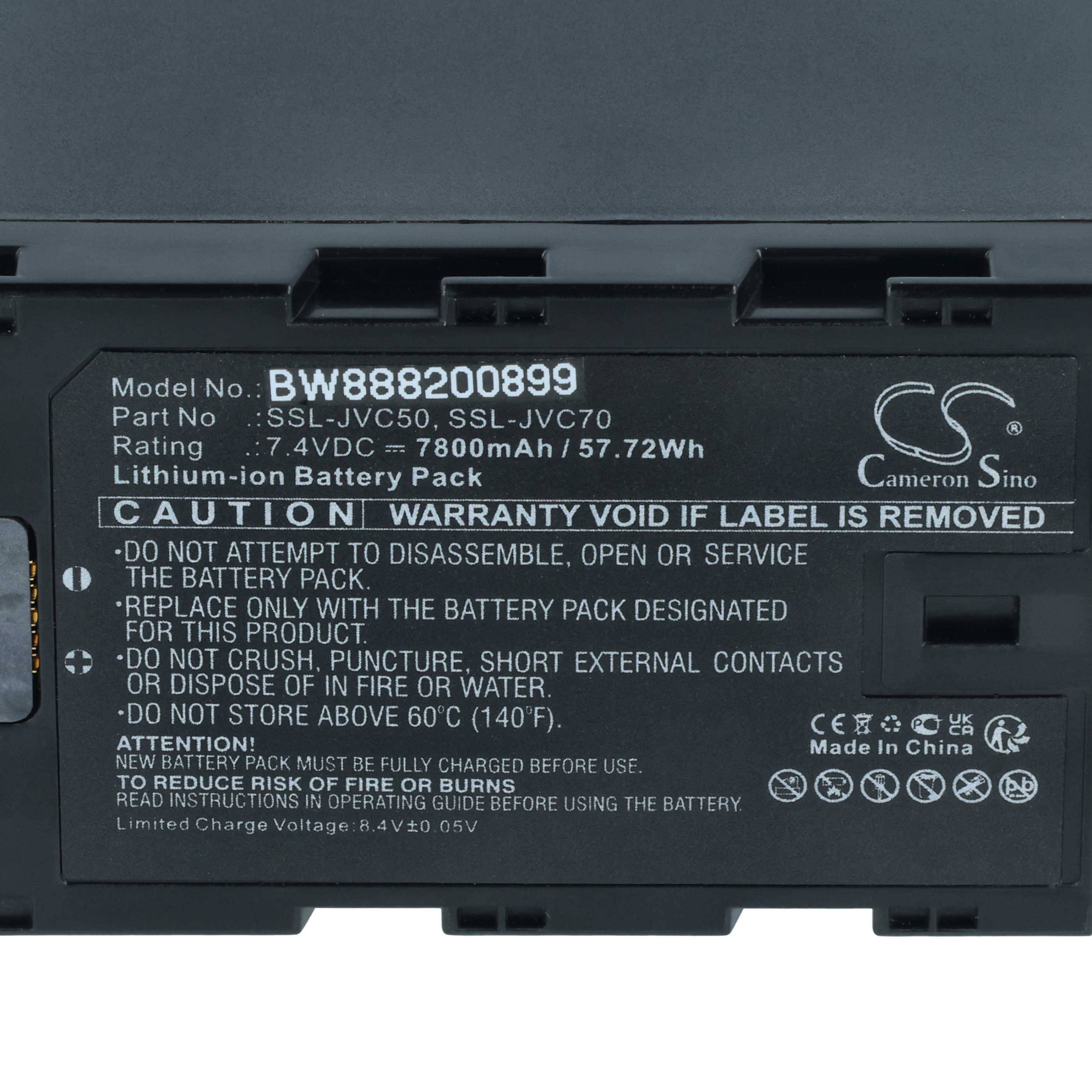 Nahaufnahme eines Etiketts eines Cameron Sino Lithium-Ionen-Akkupacks mit der Modellnummer BW888200899, 7,4V 7800mAh/57,72Wh, mit Sicherheitswarnungen.