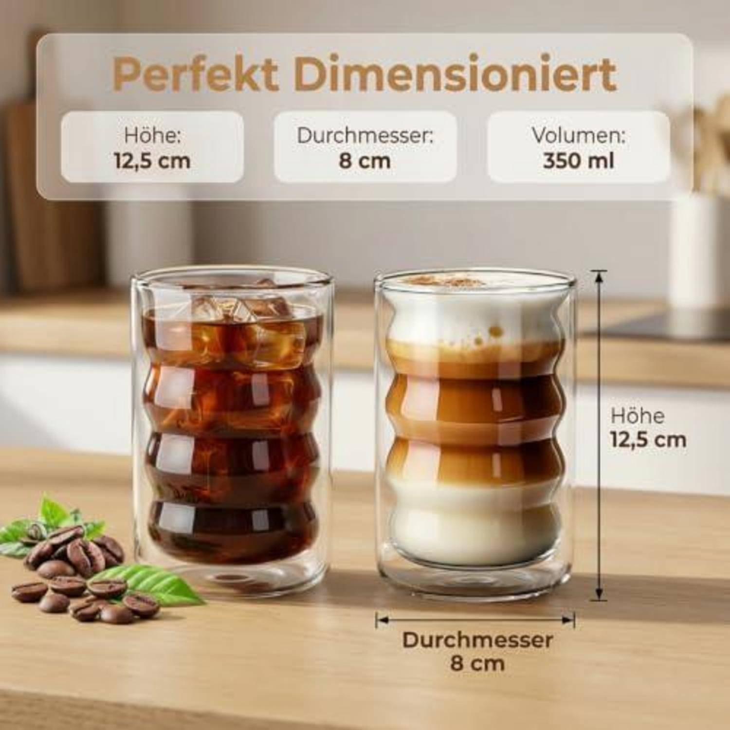 Werbebild eines doppelwandigen Glastumbler mit der Beschriftung 'Perfekt Dimensioniert', das eine Höhe von 12,5 cm, einen Durchmesser von 8 cm und ein Fassungsvermögen von 350 ml zeigt.