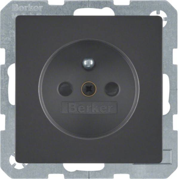 Schwarze Berker Elektrosteckdose mit Metallmontagrahmen, Vorderansicht.