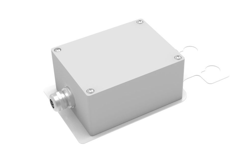Graues Metallgehäuse für Elektroverteilung mit einer seitlichen Kabelverschraubung und zwei losen Drähten, die von der Rückseite herausragen.