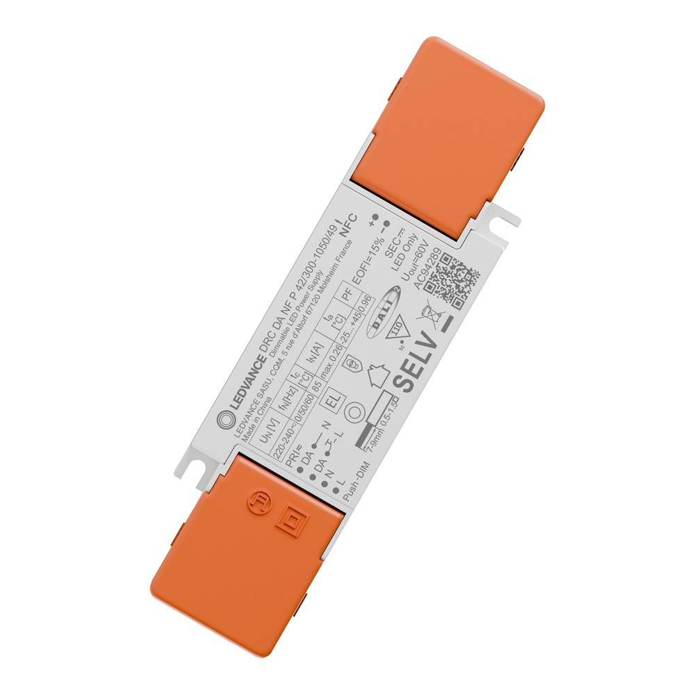 Weißes LED-Treibermodul mit orangefarbenen Endkappen, gekennzeichnet mit technischen Spezifikationen und Verdrahtungssymbolen, isoliert auf einfachem Hintergrund dargestellt.
