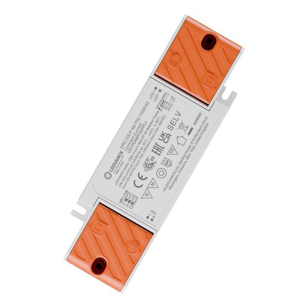 LED-Treibermodul in Weiß mit orangefarbenen Endkappen und Befestigungslaschen, gezeigt auf neutralem Hintergrund.