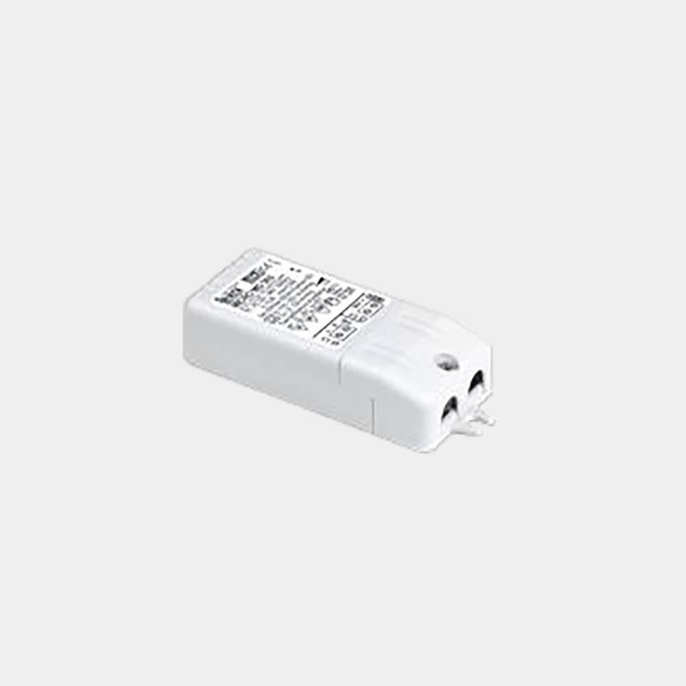 Weißes rechteckiges elektrisches Bauteil mit aufgedrucktem Etikett und zwei vorderen Anschlussanschlüssen, dargestellt vor einem einfachen, hellen Hintergrund.
