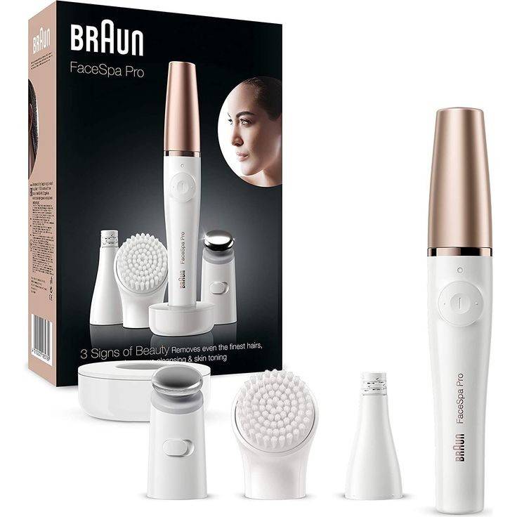 Braun FaceSpa Pro Gesichtsepilierer und Hautpflegegerät mit Aufsätzen, dargestellt mit Verpackung und separaten Köpfen auf weißem Hintergrund.
